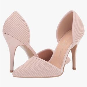 CHINESE LAUNDRY
Sorie High Heel Pump 4” Heel